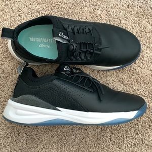 Clove 7.5 night shift shoes